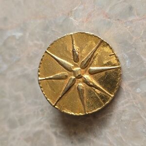 Vintage Alva‎ reproduction round gold tone egyptian series brooch pendant
